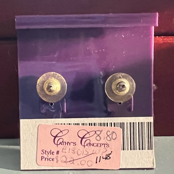 *NWT* Cathy’s Concepts Pearl Drop Heart Shaped Earrings - Picture 2 of 2